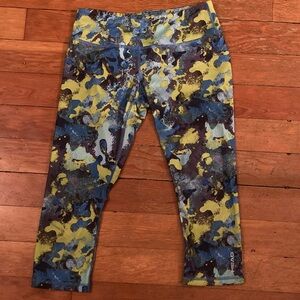 Head Blue & Yellow Patterned Athletic Leggings crop length women’s Small